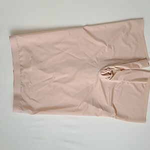 Spanx Invisible Shaping High-Waisted Mid-Thigh Short sz L 10233r